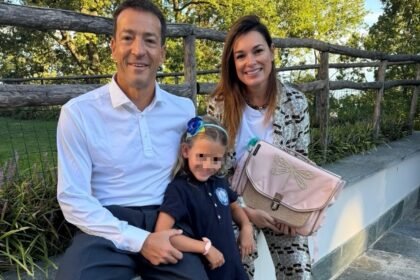 “Entra in quella classe a testa alta”: Alena Seredova e Alessandro Nasi celebrano il primo giorno di scuola della figlia Vivienne Charlotte, foto - Gossip.it