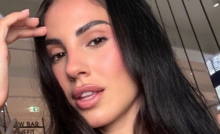 “Ma sti cavoli!”: Giulia De Lellis svela quanti chili ha preso in gravidanza e com'è riuscita a perderli dopo il parto - Gossip.it