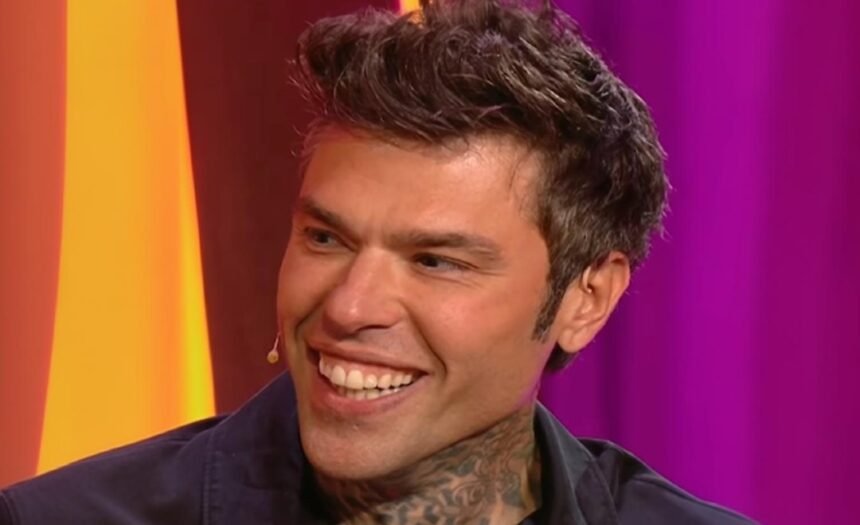 “Non mi ha fatto un effetto particolare”: Fedez parla del suo funerale a Roast in Peace 2 - Gossip.it