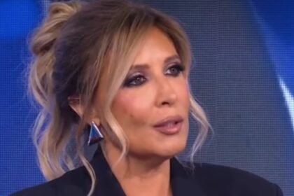 “Non era vero che fossi felice lo stesso”: Selvaggia Lucarelli parla del suo dimagrimento con cui ha ritrovato leggerezza fisica e psicologica - Gossip.it