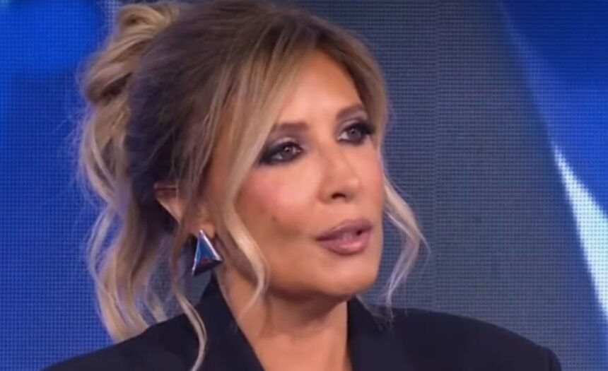 “Non era vero che fossi felice lo stesso”: Selvaggia Lucarelli parla del suo dimagrimento con cui ha ritrovato leggerezza fisica e psicologica - Gossip.it
