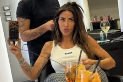 Guandalina Tavassi va da parrucchiere e decide di cambiare look prima del GF Vip, ma poi ci ripensa: guarda - Gossip.it