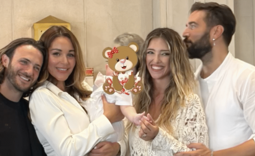 Alex Belli e Delia Duran felici al battesimo del figlio Gabriel con gli zii acquisiti del bambino, Mirko Gancitano e Guenda Goria - Gossip.it