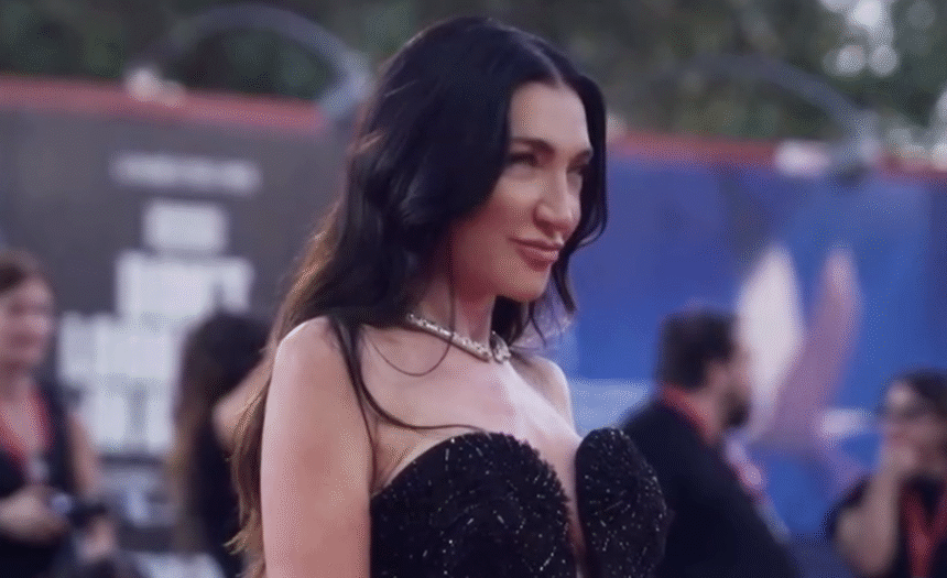 “Miss poliestere”: Stefano Gabbana al vetriolo contro Elisabetta Franchi che sfila sul red carpet al Festival di Venezia 2026 - Gossip.it