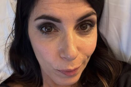 “Non sono disposta a non riconoscermi”: Giorgia dice di no alla chirurgia estetica, a 55 anni non ha paura delle rughe - Gossip.it