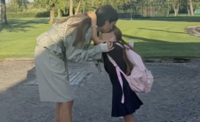 Sharon Fonseca e Gianluca Vacchi emozionati e commossi: la figlia Blu Jerusalema inizia la prima elementare, guarda - Gossip.it