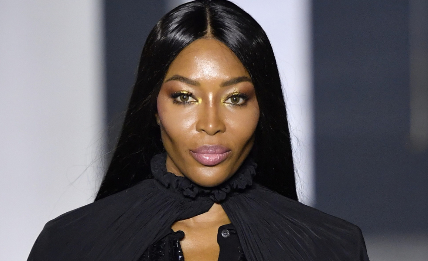 Naomi Campbell si è trasferita a Milano? L’indizio social e l’articolo di giornale - Gossip.it