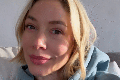 “Non volevo uscire di casa”: l’attrice Sarah Felberbaum racconta di aver provato il dolore più grande della sua vita per un lutto vissuto tre mesi fa - Gossip.it