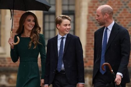 Il Principino George, figlio di William e Kate, a 13 anni inizia il college nella scuola super esclusiva da oltre 75mila euro l’anno: le immagini del primo giorno a Eton - Gossip.it