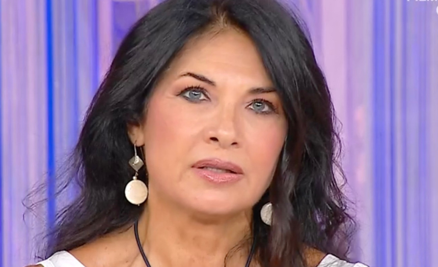 “Ha voluto staccarsi come se io fossi una nemica”: l’ex Miss Italia Nadia Bengala rivela di non sentire la figlia da un anno e mezzo, non sa neppure dove vive - Gossip.it