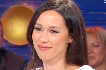 “Mi sento sempre inadeguata”. Aurora Ramazzotti confessa di soffrire di una famosa sindrome, ecco quale - Gossip.it