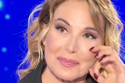 “Io rimorchio ancora un sacco, attizzo”: Barbara d’Urso in tv da Mara Venier rivela perché è ancora single - Gossip.it