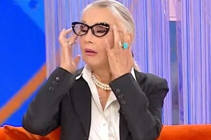 “Non farò più niente”: Barbara Bouchet in tv svela la sua insoddisfazione per il ritocco estetico, ecco quale - Gossip.it