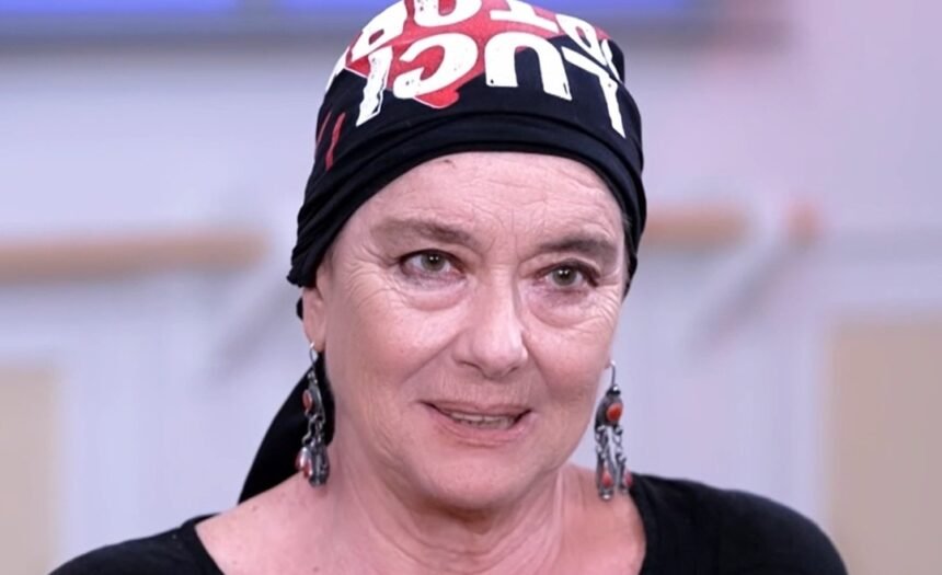 “I capelli stanno ricrescendo”: Monica Guerritore felice di essere tornata a Ballando con le Stelle dopo il tumore - Gossip.it
