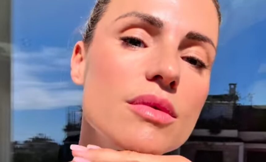 “Non ho mai vissuto una crisi”: Michelle Hunziker parla dei 50 anni, che arriveranno tra 3 mesi, il 24 gennaio 2027 - Gossip.it