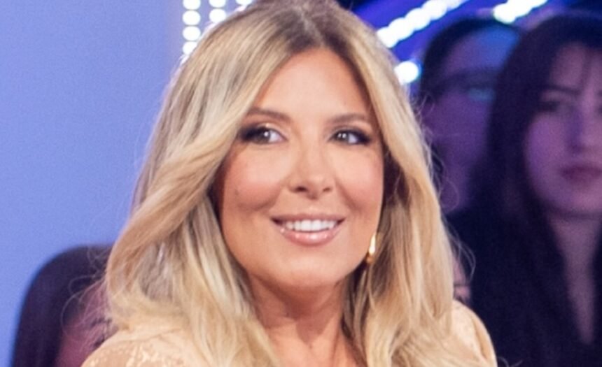 “Ho iniziato a comprare solo pantaloni con l’elastico in vita”: Selvaggia Lucarelli svela la svolta che l’ha portata al suo dimagrimento - Gossip.it