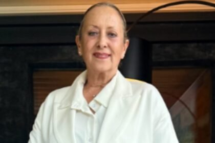 “Sono in terapia”: Carolyn Smith torna a Ballando con le Stelle ma continua le cure contro il tumore che combatte da 11 anni - Gossip.it