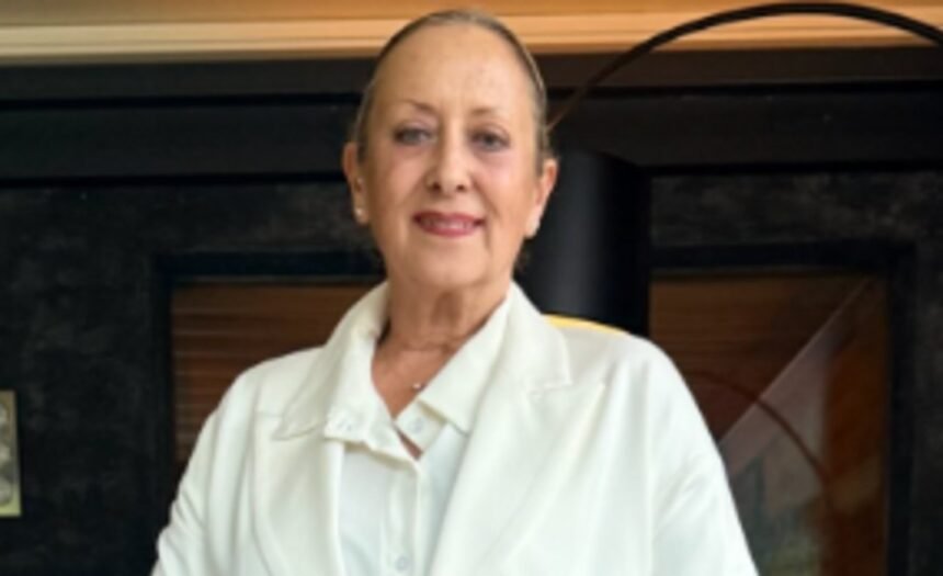 “Sono in terapia”: Carolyn Smith torna a Ballando con le Stelle ma continua le cure contro il tumore che combatte da 11 anni - Gossip.it