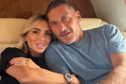 “Lei è un’altra parte del mio amore”: Francesco Totti elogia la compagna Noemi Bocchi e rivela i nomignoli che usano tra di loro - Gossip.it