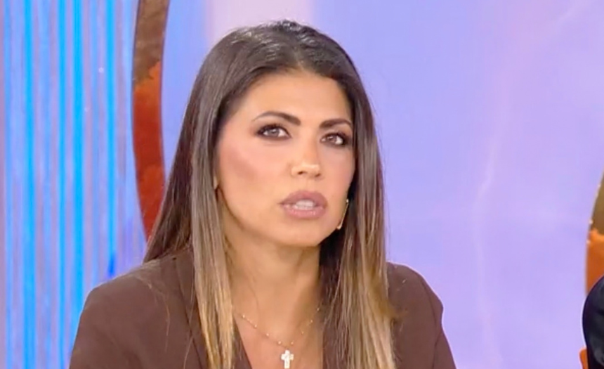 “E’ molto traumatico, non lo auguro a nessuno”: Flora Canto ricorda quando fu tradita dall’ex “in diretta tv”, stette malissimo, non mangiava - Gossip.it