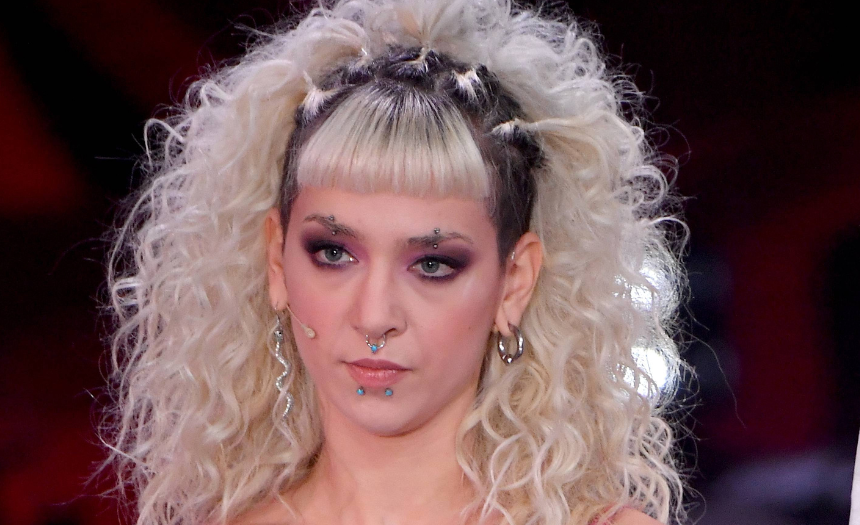 Anna Lou Castoldi, figlia di Asia Argento e Morgan: il telefono rubato, il video sui social e la denuncia per revenge porn - Gossip.it