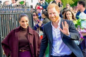 Stanno distogliendo l'attenzione dai “veri reali”? Il primo evento ufficiale di Harry e Meghan dopo il rientro in Inghilterra è un vero grattacapo per Re Carlo: guarda - Gossip.it