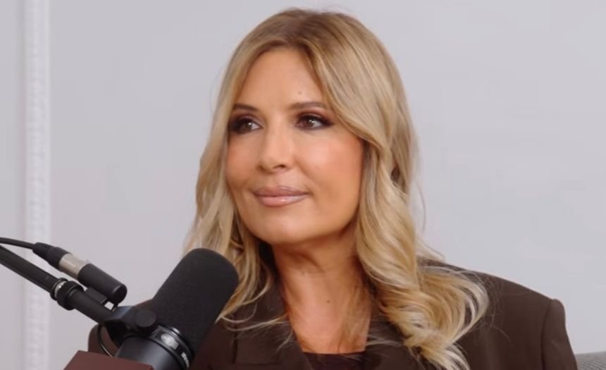 La differenza d’età col fidanzato Lorenzo, la “bugia” sui 20 chili in più e il progetto di andare all’estero: le confessioni di Selvaggia Lucarelli a Giulia Salemi - Gossip.it