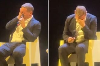 “Quando è andato via, mi sono sentito perso”: Francesco Totti in lacrime sul palco in teatro quando parla di papà Enzo - Gossip.it